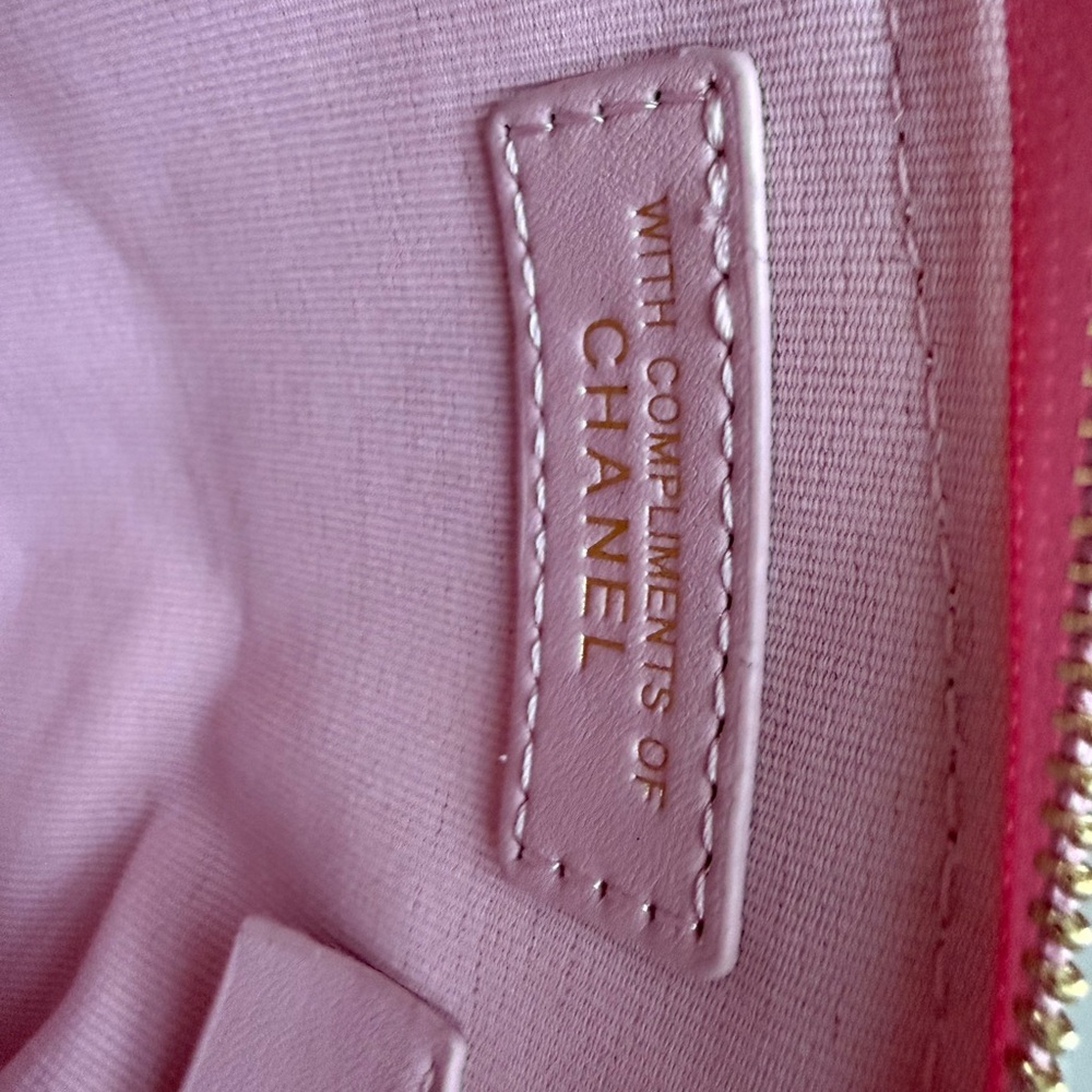 Chanel Beauty Pink Tweed Shell Chain Bag GWP - Picture 8 of 8